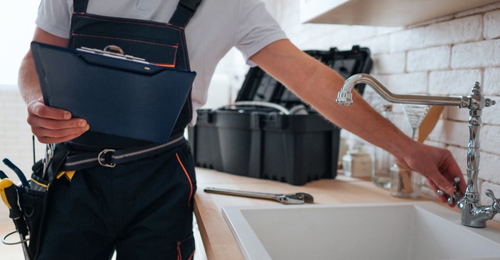 Какво да направите, ако мивката е запушена, за отпушване на канала