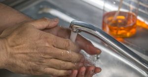 Отпушване на канал със змия