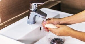 Как да отпушим мивката в кухнята