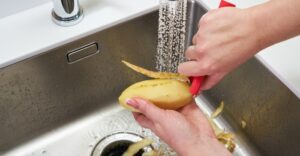 предотвратяване на запушвания на мивката в кухнята